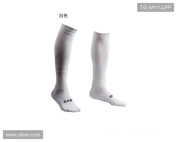 世界杯官方指定运动袜的防滑纹路与透气性